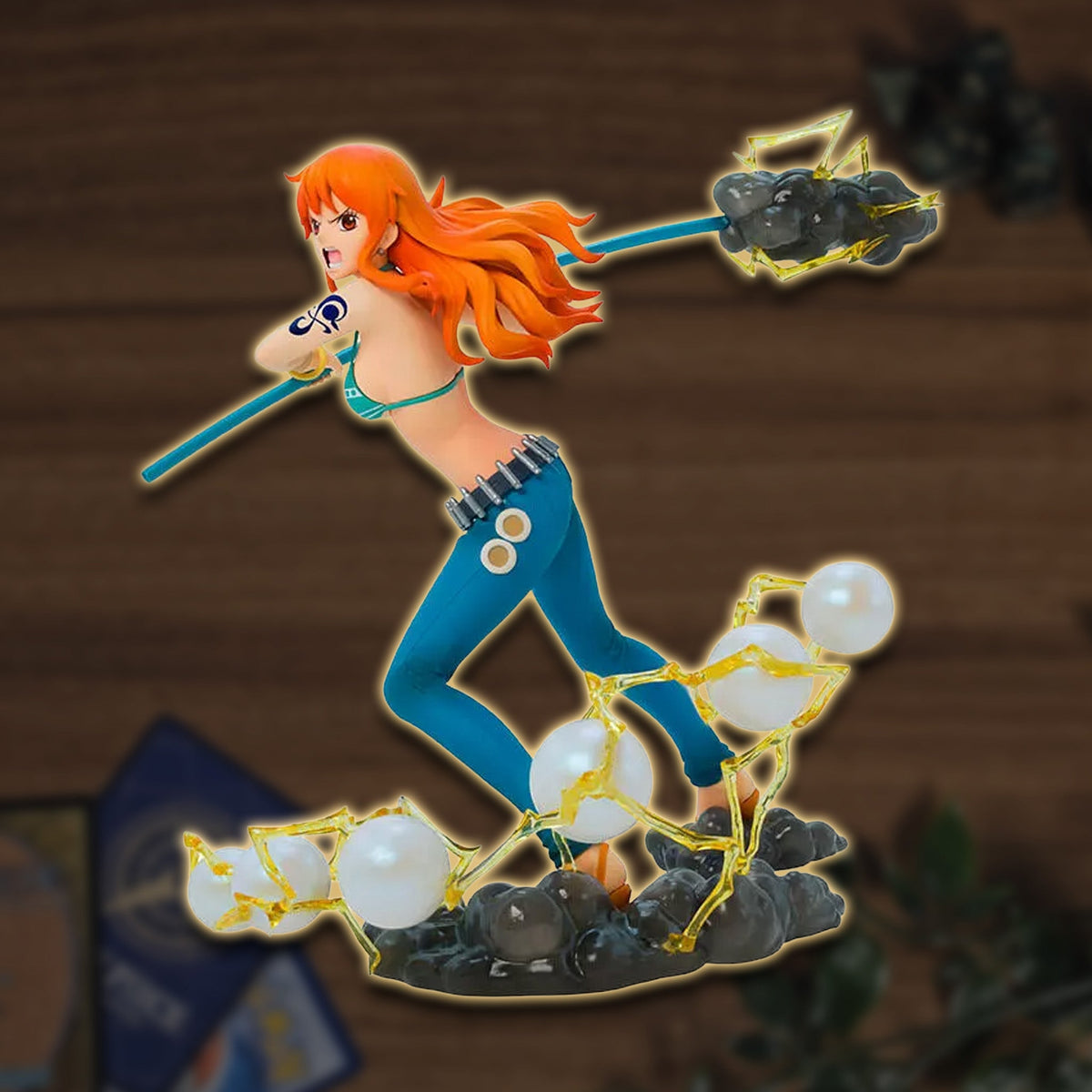 One Piece - Nami Figur, exklusive 16cm Anime Sammelfigur Seitenansicht
